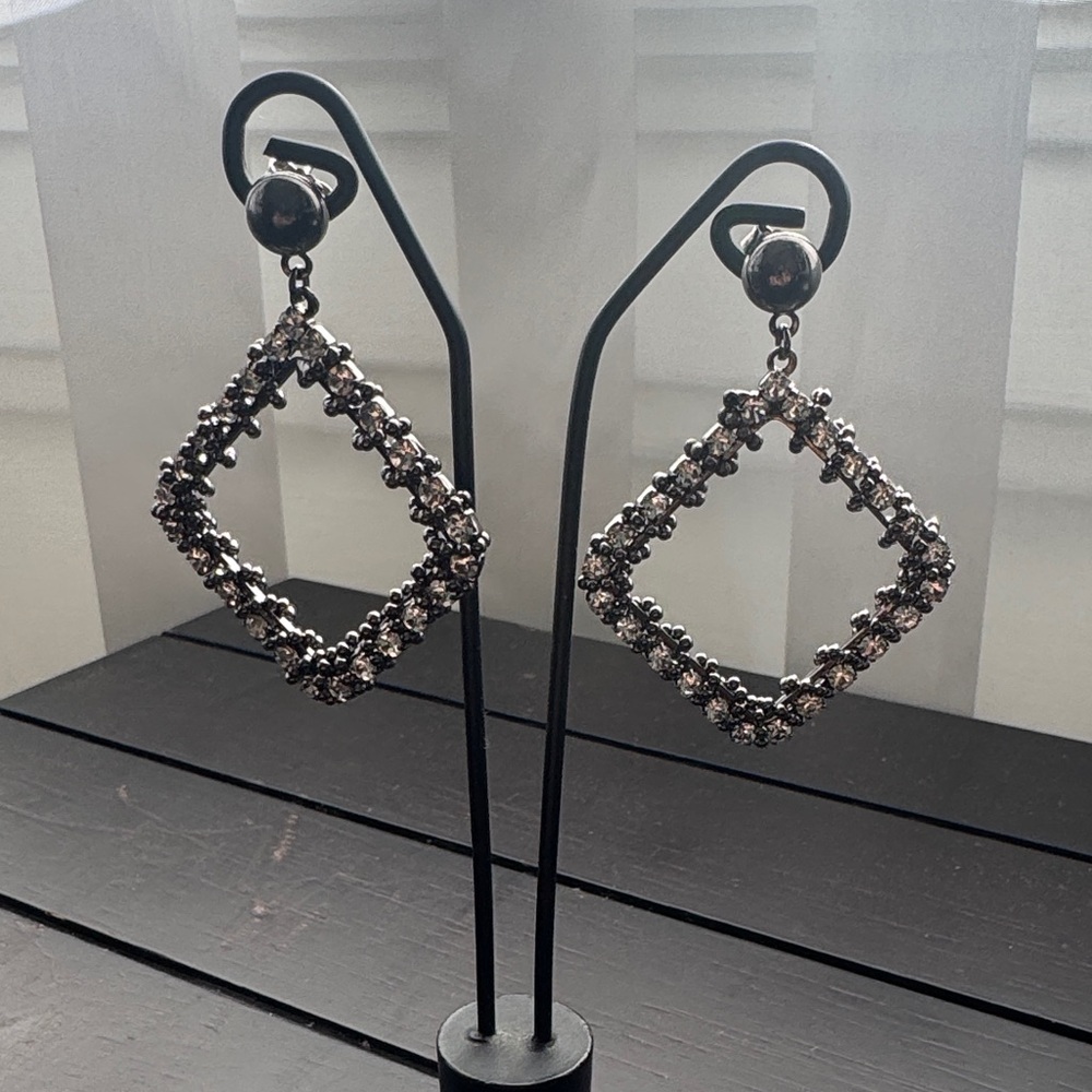 Elegant Black and Silver Geometric Earrings